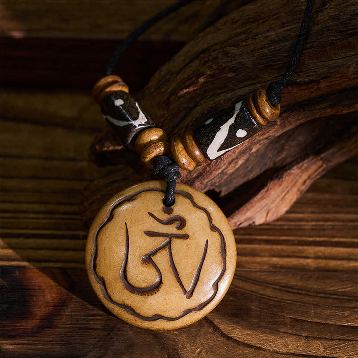 Buddha Stones Collier de compassion avec pendentif tibétain sculpté à la main en perles d'os OM - image 4