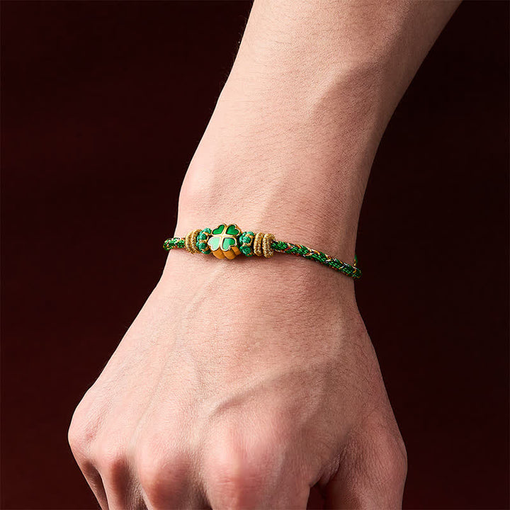 Buddha Stones Bracelet en corde tressée à la main en forme de cœur avec un trèfle à quatre feuilles vert, symbole de force. - image 5