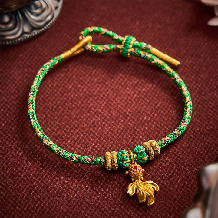 Buddha Stones Bracelet porte-bonheur en corde verte avec motif de carpes koï rouges tissées à la main - Vert (Tour de poignet : 15-19 cm) - image 0