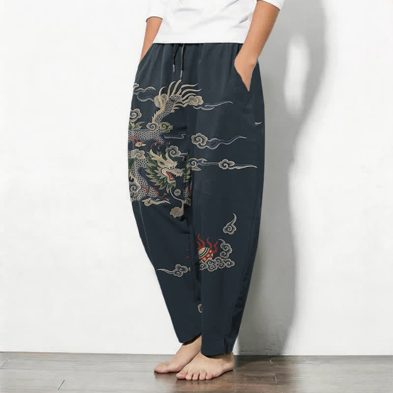 Buddha Stones Pantalon fuselé pour homme en pur coton, motif nuage de dragon et boule de feu, cordon de serrage et poches - image 1