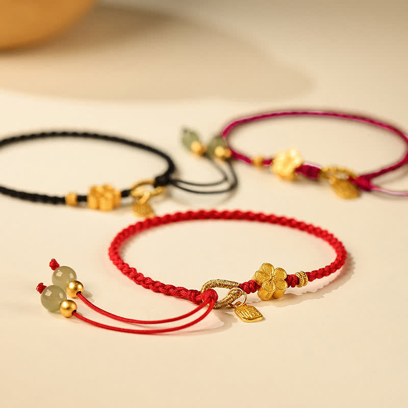 Bracelet porte-bonheur en Buddha Stones Hetian avec petites fleurs de pêcher et breloque en forme de personnage Fu - image 1