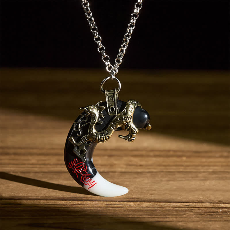 Buddha Stones Collier pendentif croissant de dragon force - image 15