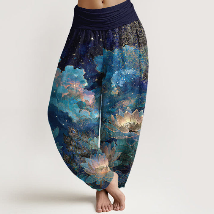 Buddha Stones Pantalon harem à taille élastique pour femme, motif lotus et ciel nocturne en coton - Marine - US16，UK/AU20，EU48 (3XL) - image 0