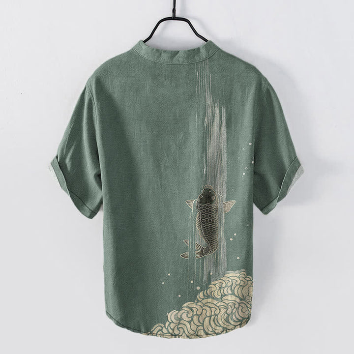 Buddha Stones Chemise à manches courtes et demi-boutonnée pour homme, motif de carpes koï et ondulations de l'eau - image 1