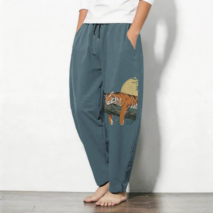 Buddha Stones Pantalon fuselé pour homme en pur coton, motif tigre et lune, cordon de serrage et poches - image 1
