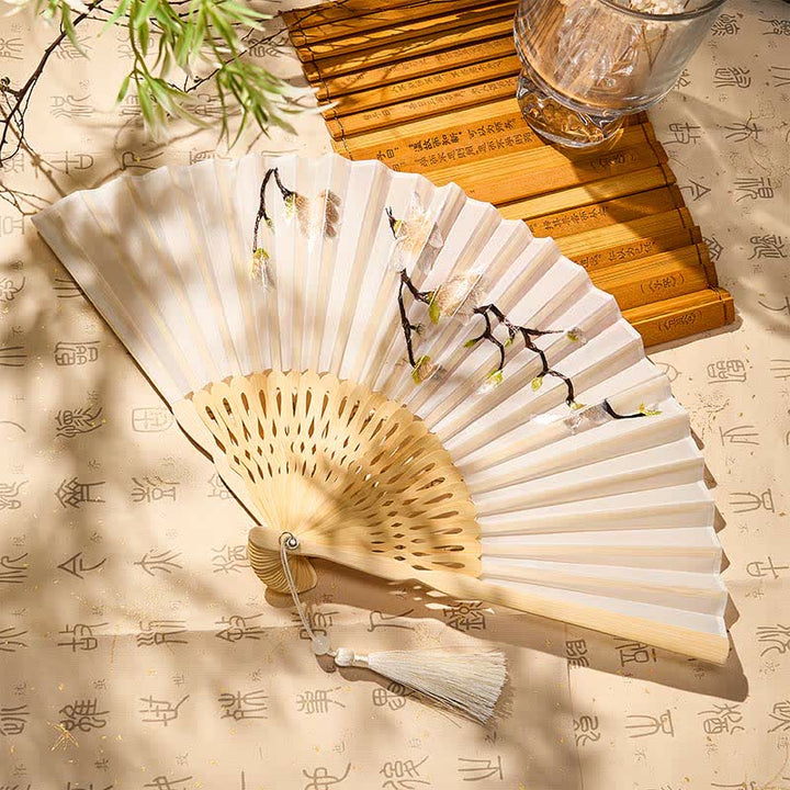 Buddha Stones Éventail pliant élégant en bambou à motif floral magnolia beige 21 cm - image 1