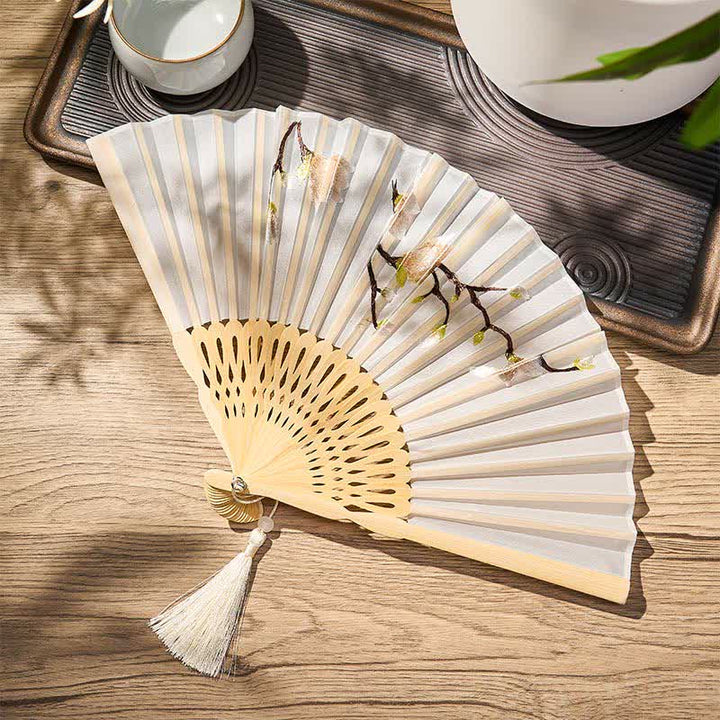 Buddha Stones Éventail pliant élégant en bambou à motif floral magnolia beige 21 cm - image 5