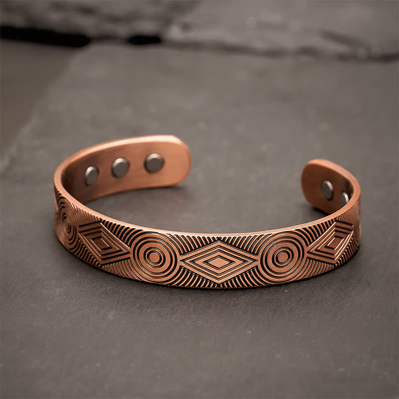 Buddha Stones Bracelet manchette ouvert en cuivre rouge gravé géométriquement pour la mise à la terre - 12 mm (Diamètre intérieur : env. 55 mm) - image 0