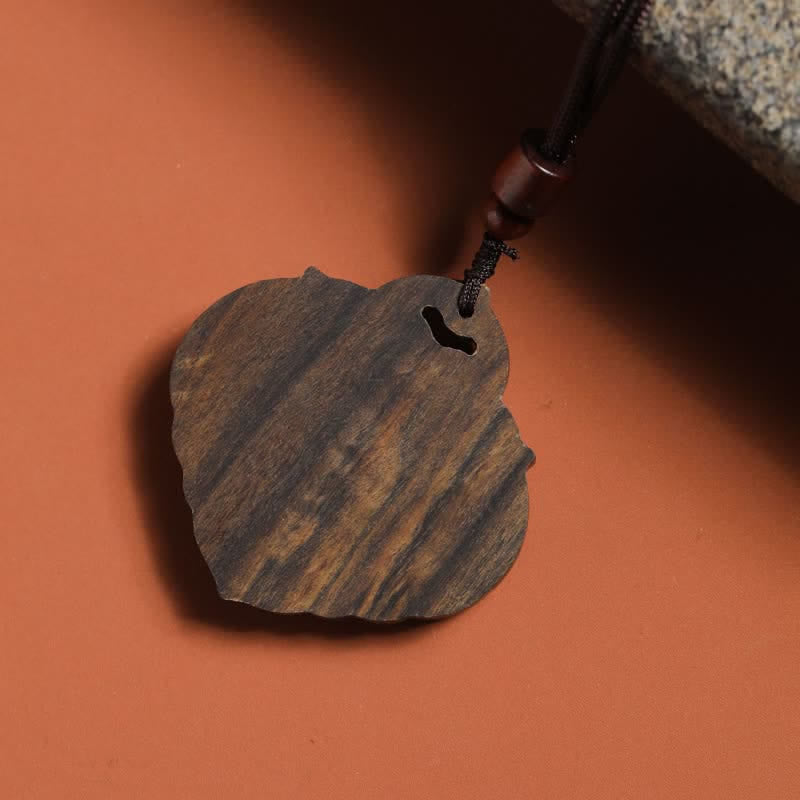 Buddha Stones Collier porte-bonheur en bois de Sappan et agate verte sculptée, avec cadenas et vœux de bonheur - image 4