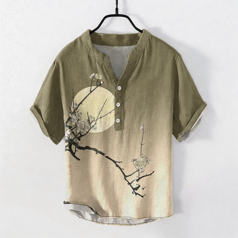 Buddha Stones Chemise homme à manches courtes et demi-boutonnée en coton à motif de fleurs de prunier et de lune - Olive - US/UK/AU50，EU60 (5XL) - image 0