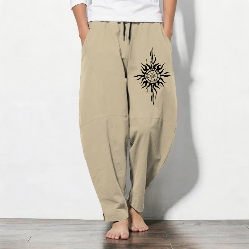 Buddha Stones Pantalon fuselé pour homme en pur coton, motif tribal soleil, cordon de serrage et poches - Jaune d'or pâle - US/UK/AU50，EU60 (5XL) - image 0