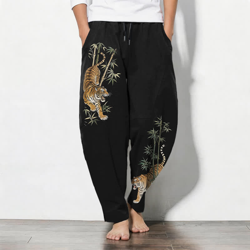 Buddha Stones Pantalon fuselé pour homme en pur coton, motif tigre et bambou, avec cordon de serrage et poches - Noir - US/UK/AU50，EU60 (5XL) - image 0