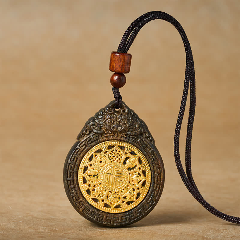 Buddha Stones Collier pendentif porte-bonheur en bois de sappan sculpté à la main, représentant le caractère Fu et symbole de bénédiction. - Bête de bon augure - image 0