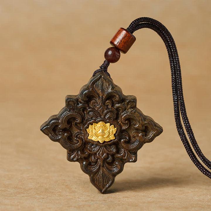 Buddha Stones Collier pendentif carré en bois de sappan sculpté en forme de lotus, symbole d'illumination - Lotus de bon augure - image 0