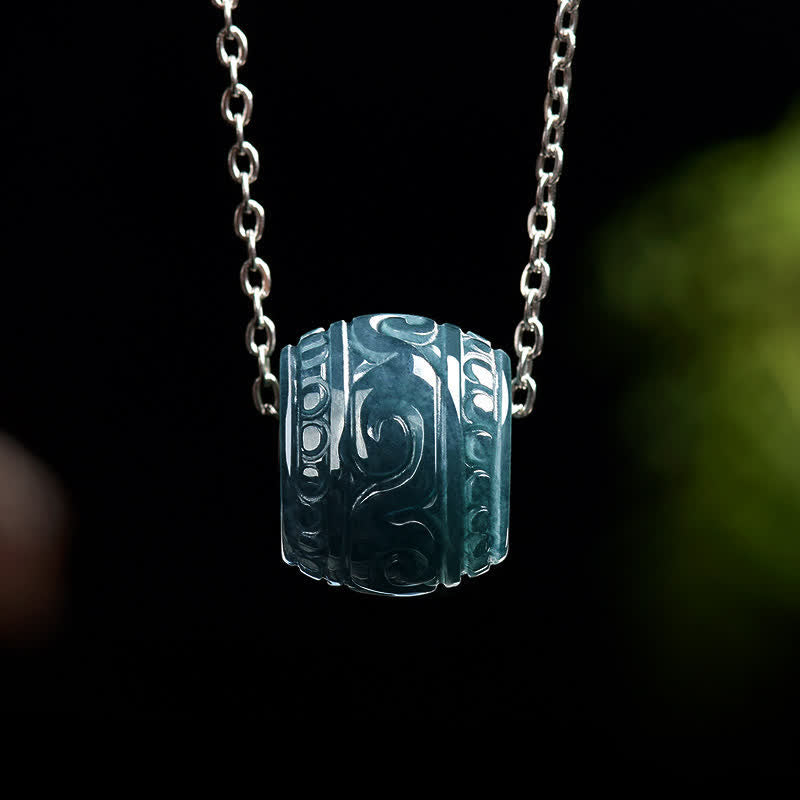 Buddha Stones Collier avec pendentif tonneau Harmony gravé en jade et chaîne en acier titane - Jade naturel (la couleur peut varier) - Chaîne en acier titane - image 0