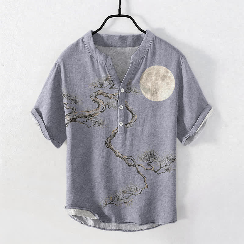 Buddha Stones Chemise à manches courtes pour homme, motif lune et pin, encre coton - Bleu acier clair - US/UK/AU50，EU60 (5XL) - image 0