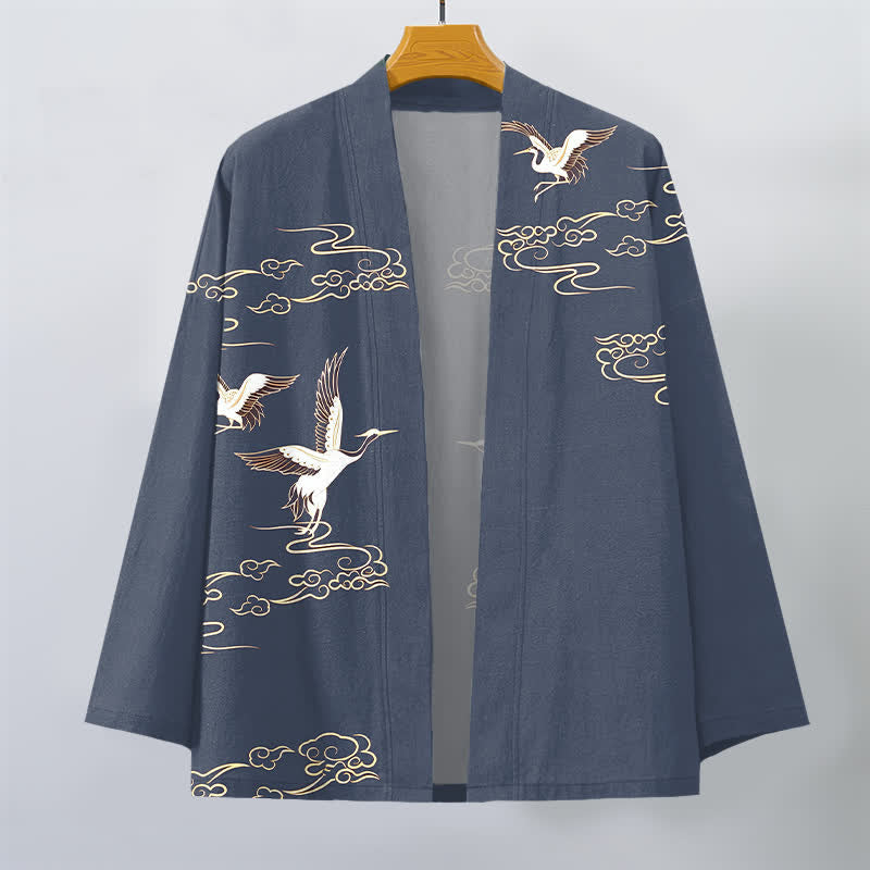 Buddha Stones Kimono pour homme en coton blanc à motif de grues et de nuages ​​dorés, ouvert sur le devant - image 1
