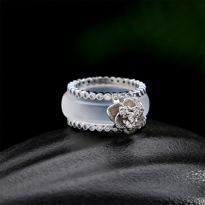 Buddha Stones Bague chinoise rétro à plusieurs rangs, incrustée de cuivre et ornée d'un camélia blanc. - Bague camélia blanc - US7 (17,3 mm) - image 0