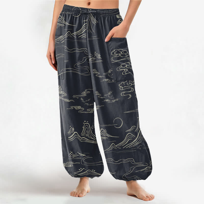 Buddha Stones Pantalon harem pour femme en coton à motif de nuages ​​et de montagnes orientales, taille élastique et poches latérales - Noir - US16，UK/AU20，EU48 (3XL) - image 0