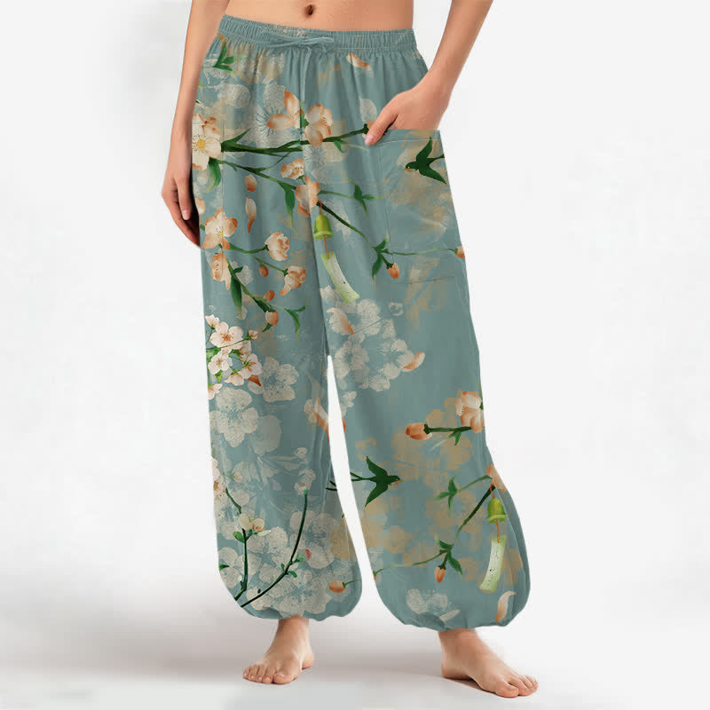 Buddha Stones Pantalon harem pour femme en coton à motif de fleurs de pêcher et d'oiseaux en vol, taille élastique et poches latérales - CadetBlue - US16，UK/AU20，EU48 (3XL) - image 0