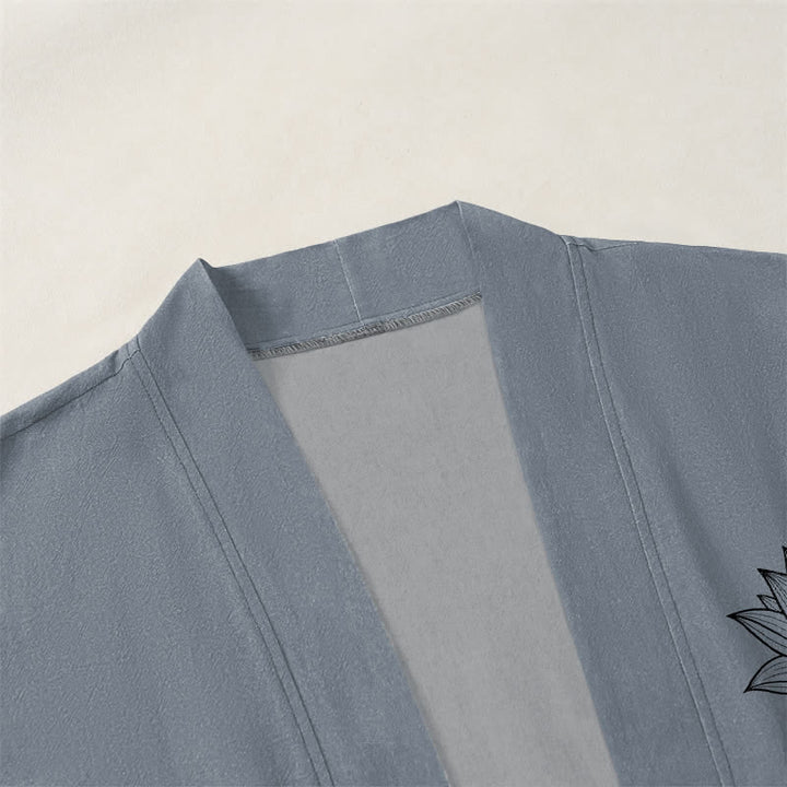 Buddha Stones Kimono pour homme en coton à motif lotus zen, ouvert sur le devant - image 3