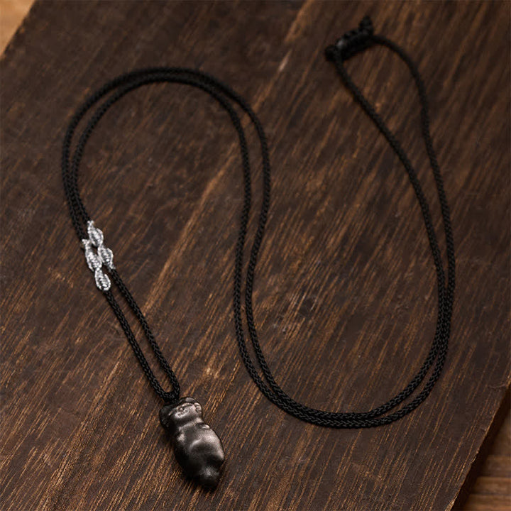 Buddha Stones Collier pendentif chat en obsidienne argentée avec cordon tressé, symbole de mise à la terre - image 1