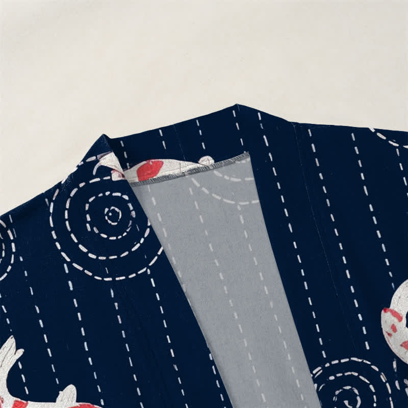 Buddha Stones Kimono pour homme en coton à motif de carpes koï ondulées, ouvert sur le devant - image 3