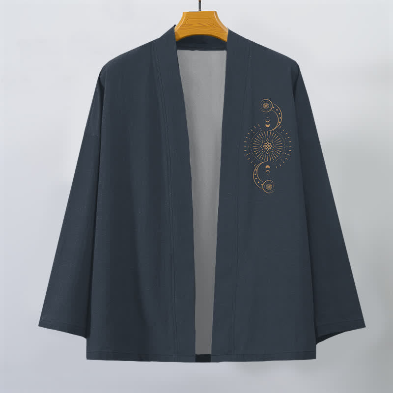 Buddha Stones Kimono pour homme en coton à motif céleste de phases lunaires et de soleil, ouvert sur le devant - image 1