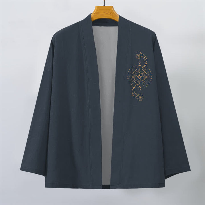 Buddha Stones Kimono pour homme en coton à motif céleste de phases lunaires et de soleil, ouvert sur le devant - image 1