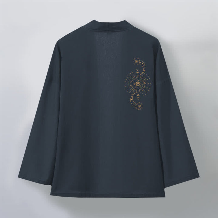 Buddha Stones Kimono pour homme en coton à motif céleste de phases lunaires et de soleil, ouvert sur le devant - image 2