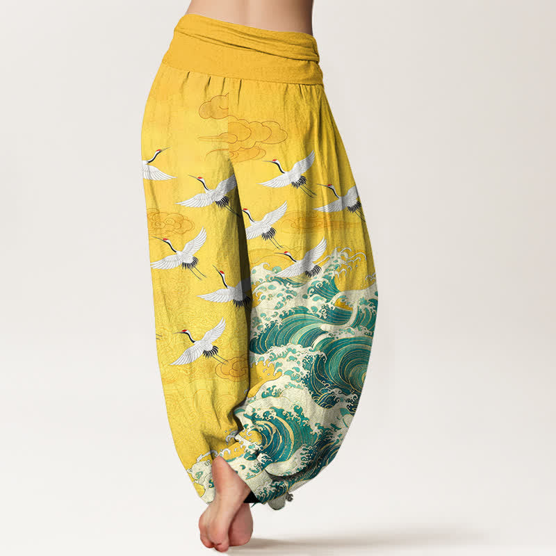 Buddha Stones Pantalon harem à taille élastique pour femme, en coton blanc à motif de grues et de vagues. - image 2