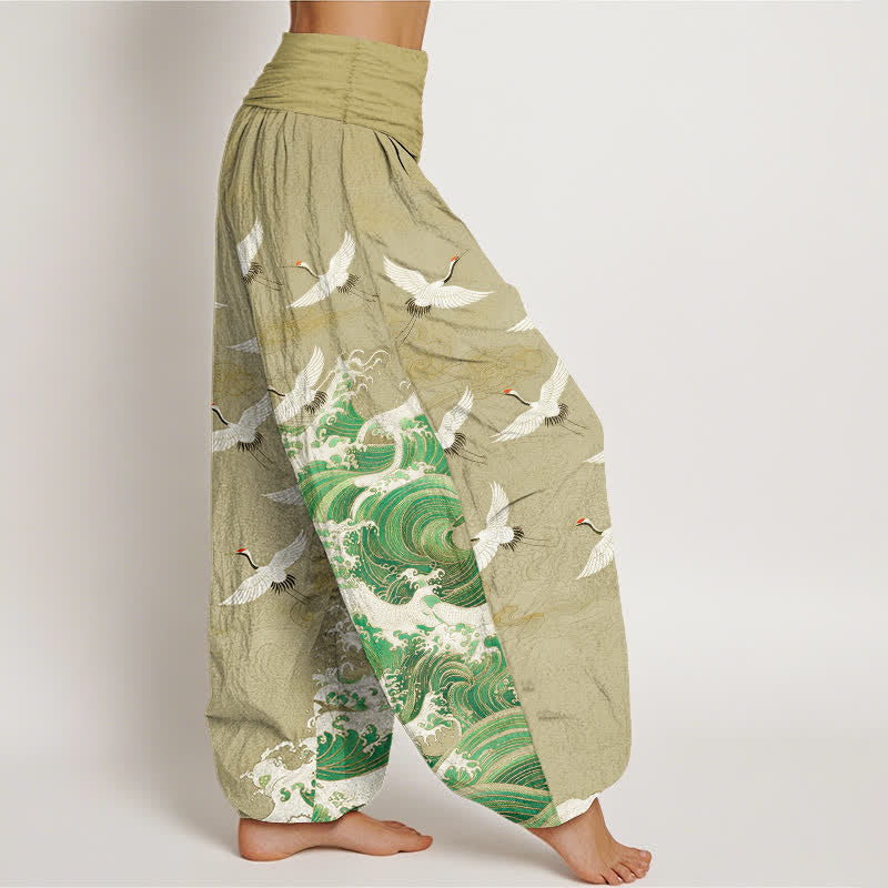 Buddha Stones Pantalon harem à taille élastique pour femme, en coton blanc à motif de grues et de vagues. - image 6
