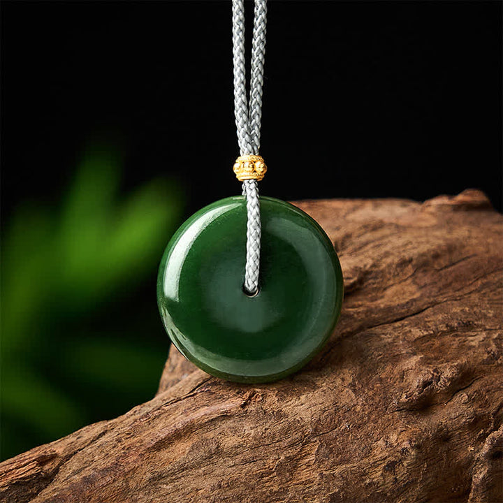 Buddha Stones Collier pendentif boucle de paix en jade cyan naturel avec corde - Jade cyan naturel (la couleur peut varier) - image 0