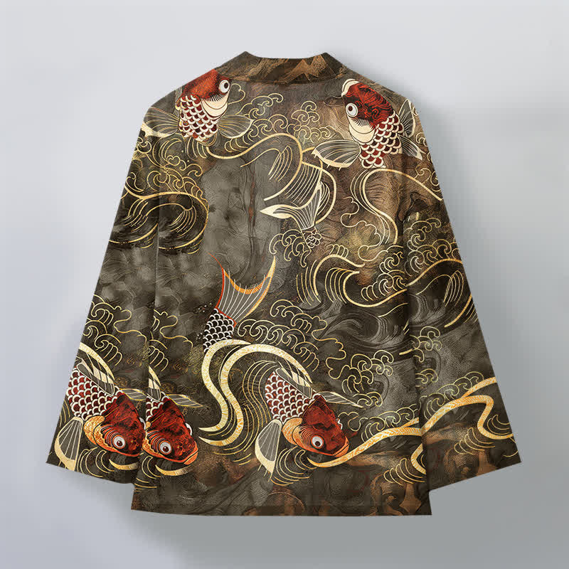 Buddha Stones Kimono pour homme en coton rouge à motif de carpes koï et de vagues dorées, ouvert sur le devant - image 2