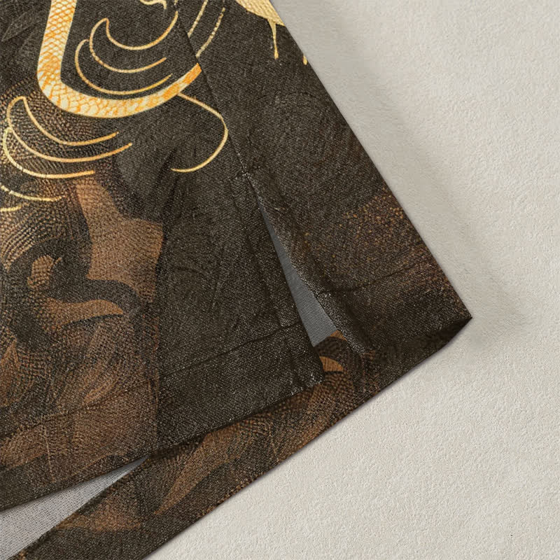 Buddha Stones Kimono pour homme en coton rouge à motif de carpes koï et de vagues dorées, ouvert sur le devant - image 4