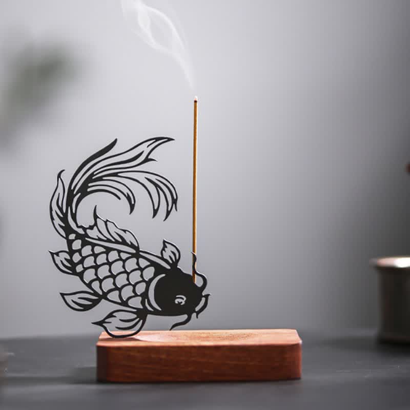 Buddha Stones Brûleur d'encens Zen Succès avec socle en bois en forme de carpe koï - Poisson koi tête en bas, base courte - image 0