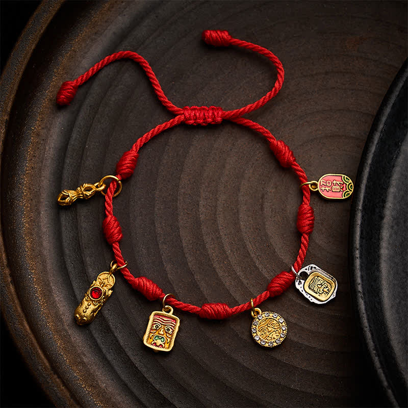 Buddha Stones Bracelet porte-bonheur Zakiram à sept nœuds rouges, orné du caractère Fu Pixiu Vajra, fait main. - Rouge (Tour de poignet : 15–19 cm) - image 0