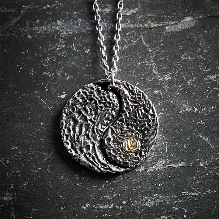 Buddha Stones Collier pendentif rond gravé Yin Yang Balance en cuivre - image 1