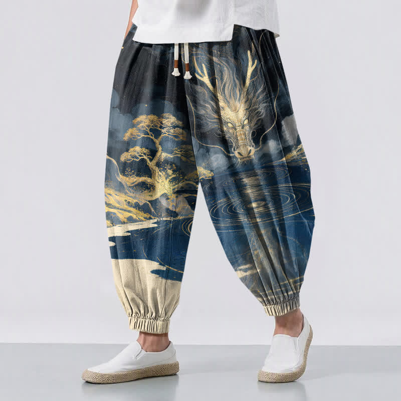 Buddha Stones Pantalon harem pour homme en pur coton avec cordon de serrage, motif paysage de dragon doré et poches - Marine - US/UK/AU50，EU60 (5XL) - image 0