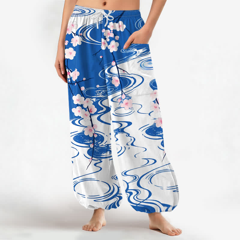 Buddha Stones Pantalon harem pour femme en coton à motif de fleurs de cerisier et ondulations de l'eau, taille élastique et poches latérales - Bleu - US16，UK/AU20，EU48 (3XL) - image 0