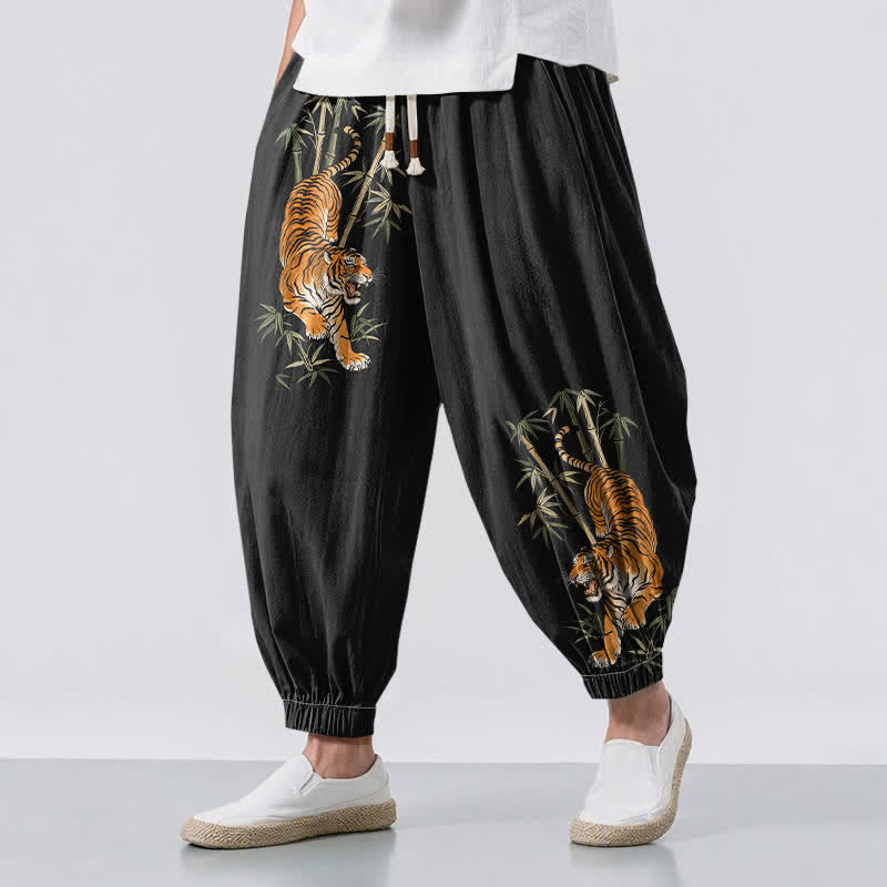 Buddha Stones Pantalon harem pour homme en pur coton, motif tigre et bambou, cordon de serrage et poches - Noir - US/UK/AU50，EU60 (5XL) - image 0