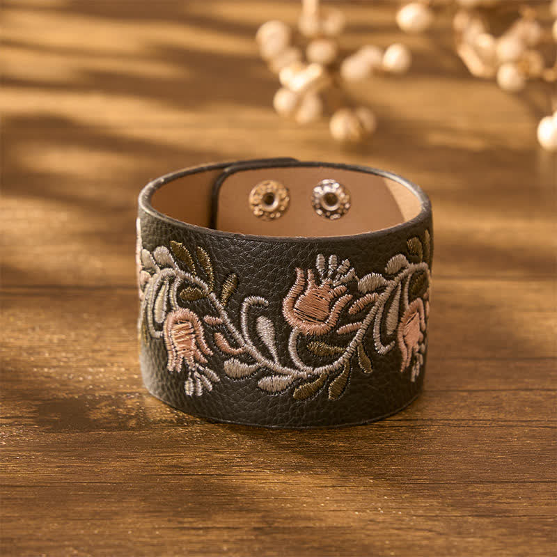 Buddha Stones Bracelet de protection en cuir tressé à la main avec boucle en forme de vigne de fleurs blanches et de vigne. - image 1