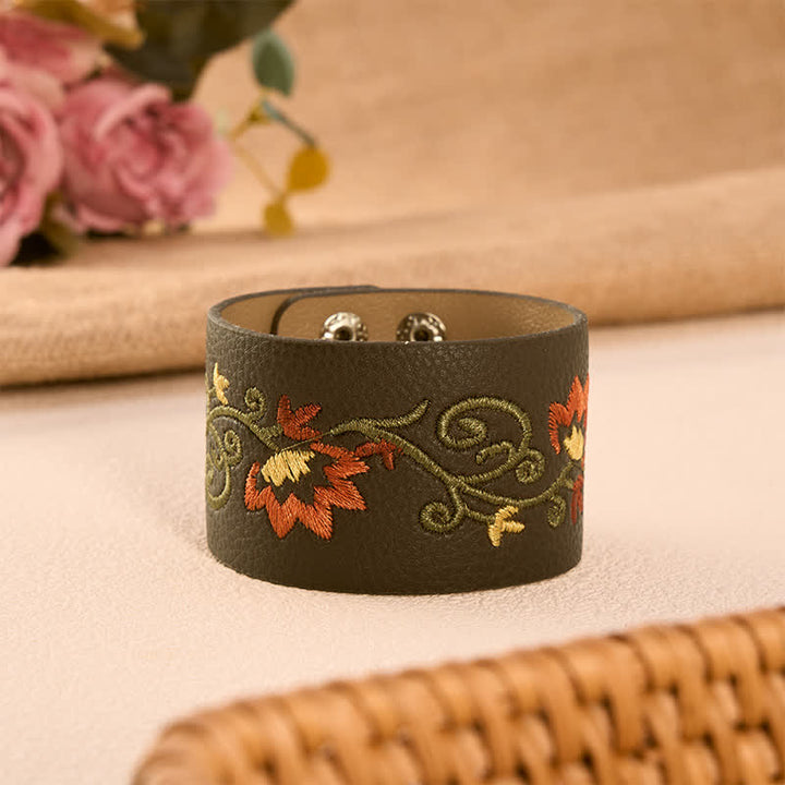 Buddha Stones Bracelet de protection en cuir brodé de fleurs avec boucle ajustable - Marron (Tour de poignet : env. 15–17 cm) - image 0