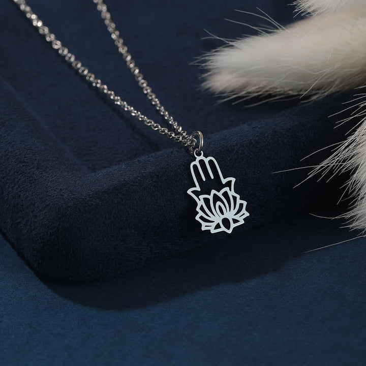 Buddha Stones Collier de protection en acier titane avec lotus et main Hamsa - Acier - image 0