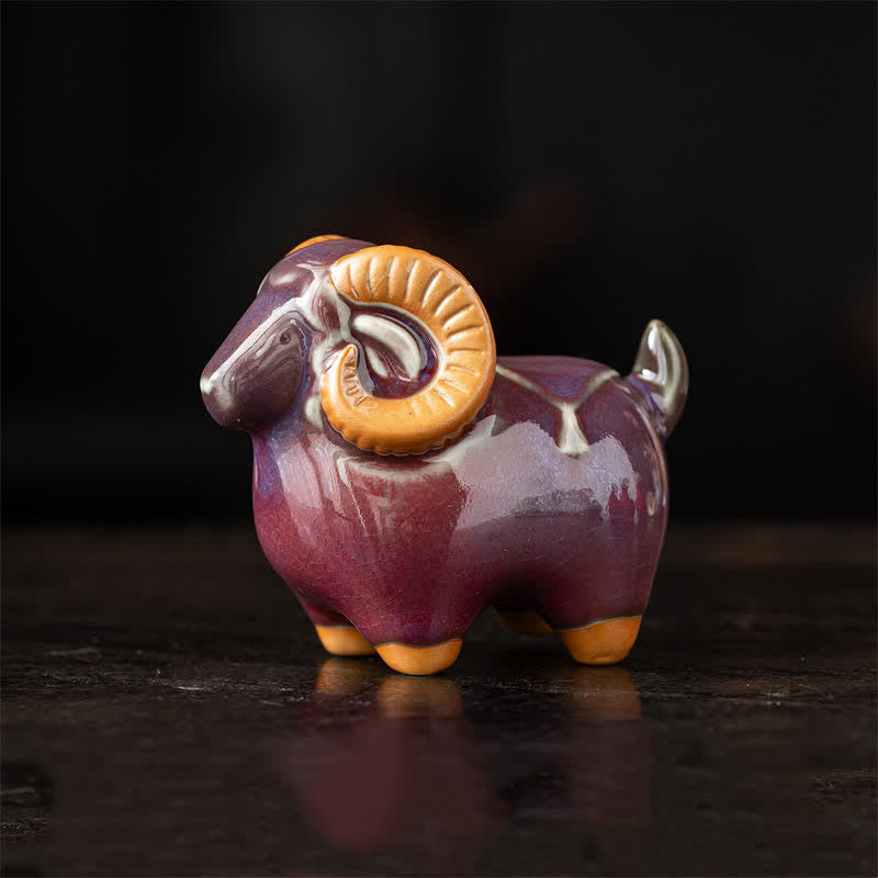 Buddha Stones Décoration de table en céramique représentant un bélier porte-bonheur et un adorable animal - Violet. Dimensions approximatives : 10,0 cm × 5,6 cm × 8,2 cm - image 1