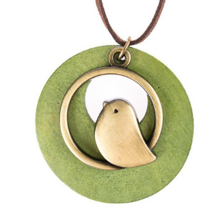 Buddha Stones Collier pendentif vintage rond en bois avec breloque oiseau - Vert - image 1