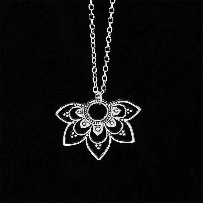 Buddha Stones Collier pendentif Mandala Lotus Focus à pétales ajourés superposés - image 2