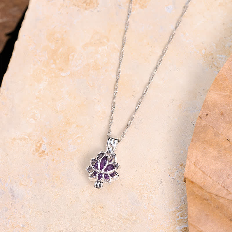 Buddha Stones Collier pendentif lotus ajouré en acier titane et améthyste - image 4