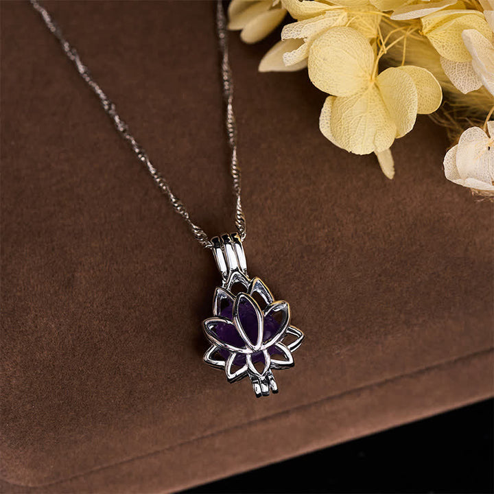 Buddha Stones Collier pendentif lotus ajouré en acier titane et améthyste - image 3