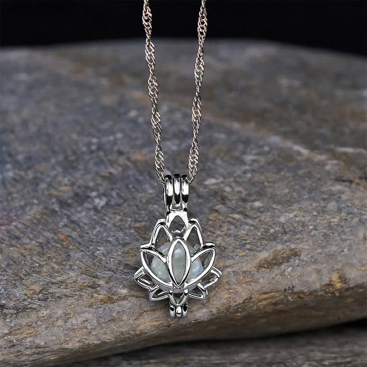 Buddha Stones Collier pendentif lotus ajouré en acier titane et pierre de lune - image 4